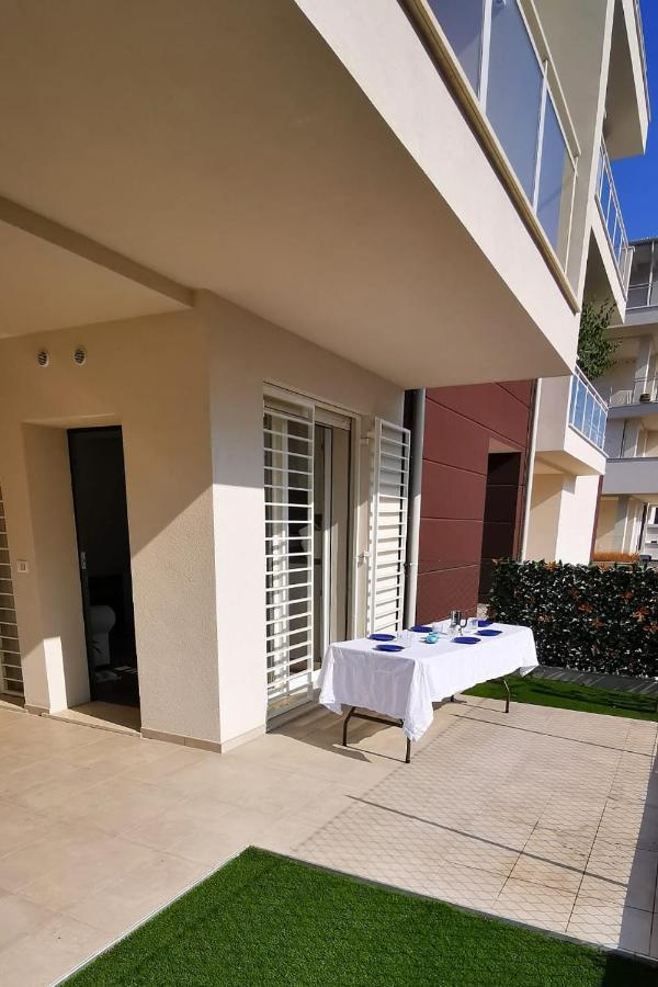 Maisonette Modena Park Exteriér fotografie