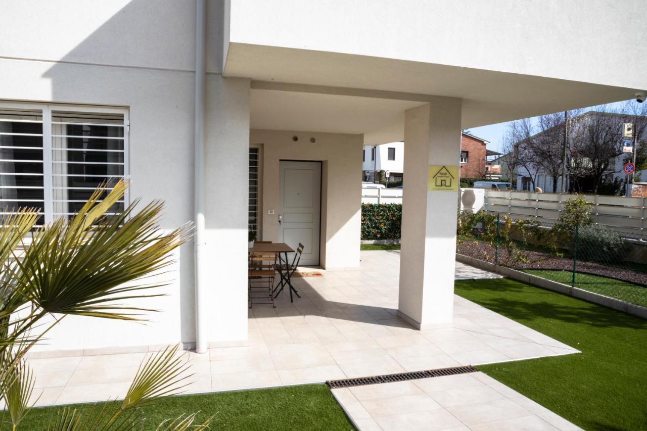Maisonette Modena Park Exteriér fotografie